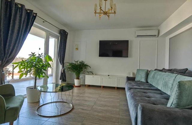 Luxury apartment private parking self check-in54