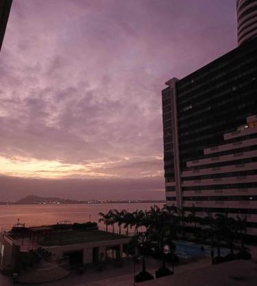 LUXURY APARTMENT PUERTO SANTA ANA GUAYAQUIL