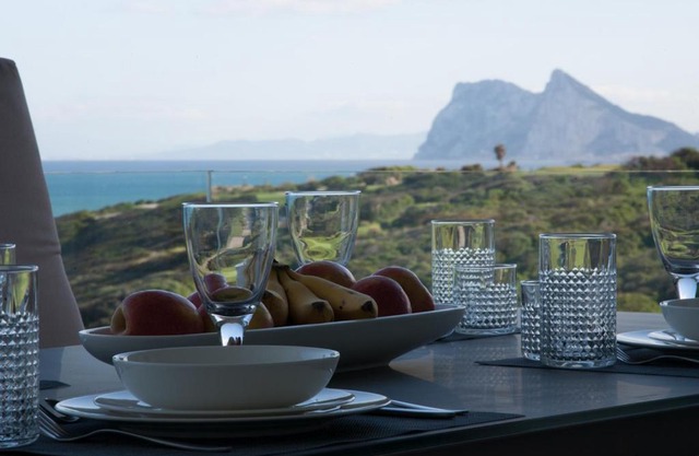 Luxury Apartment Sea, Golf and Gibraltar View, Alcaidesa The Links, Ap 102