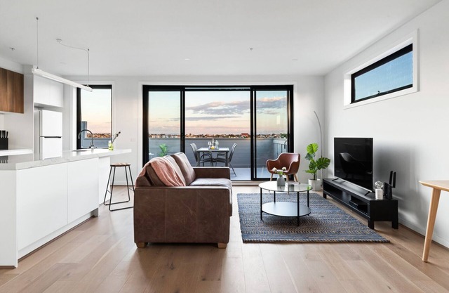 Luxury Apartment - Uninterrupted City Views - Spacious Living