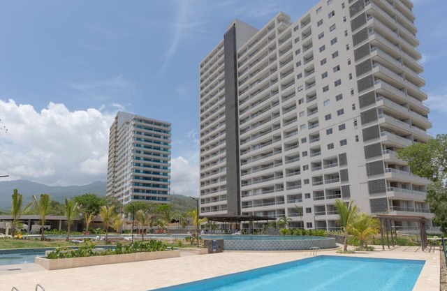 Luxury apartment with ocean view and swimming pool