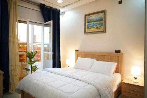 Luxury Apartment with Fast 200 Mbps Fiber and Balcony View
