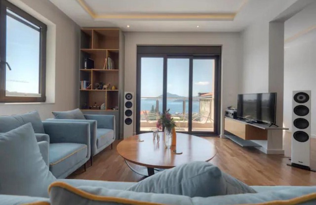 Luxury apartment with Sea view Przno, Sveti Stefan, Regina Residence