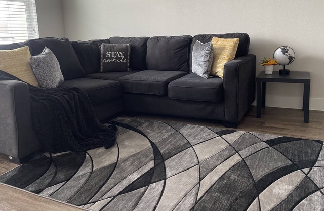 Luxury Apt in the Heart of Downtown 1bd/ 1ba