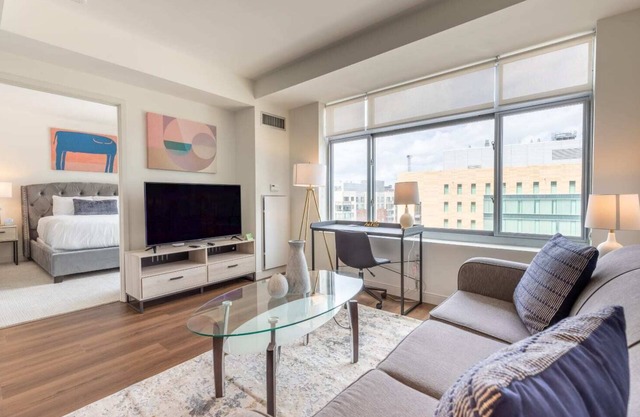 Luxury Apt Near Charles River with Sky Terrace Access