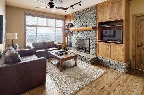 Luxury Aspens 2 Bdrm Condo with Best Views