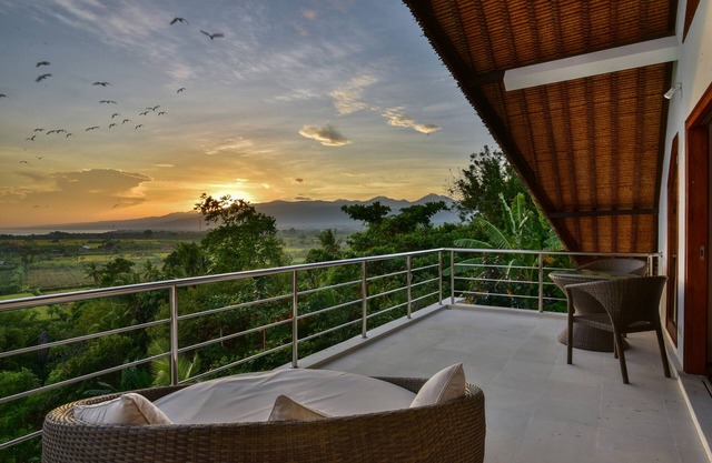 Exclusiva villa de lujo en la playa y acantilados con increíbles vistas panorámicas