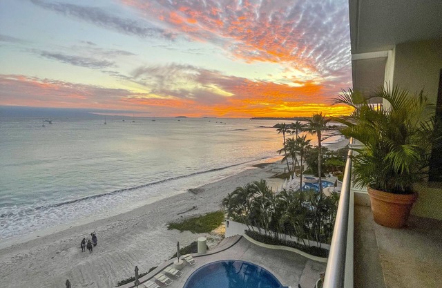 Luxury Beach Front Condo in Beautiful Punta de Mita