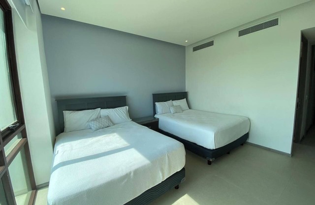 Luxury Beachfront Apartment in Acapulco Diamante - Unforgettable Stay!