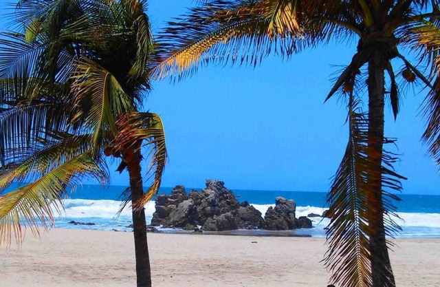 Luxury Beach Side Condo By SAMOTOGO Group