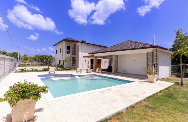 Villa Lujosa en Playa con Piscina Privada, Jacuzzi, Club de Playa, WiFi, AC, BBQ