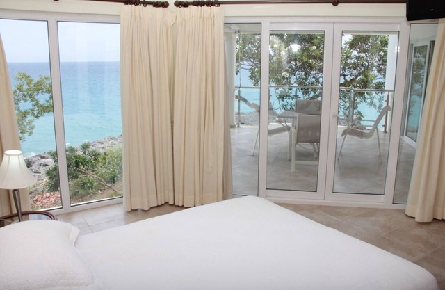 Condominio de lujo frente al mar con increíbles vistas al mar!