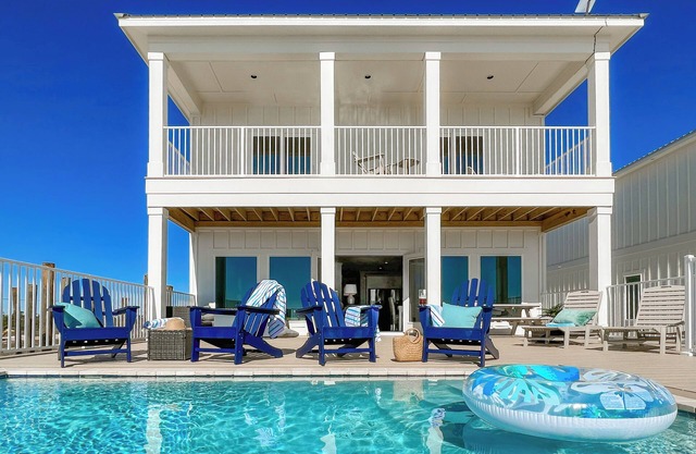 Luxury/Beachfront/Heated Pool/Elevator/Indoor-Outdoor Game room/Fire pit