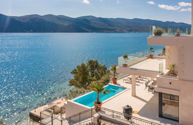 Luxury beachfront Villa Maris