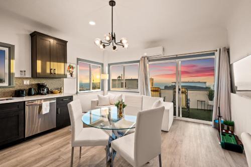 Luxury Beachside Gem Walk to Beach Ocean Views