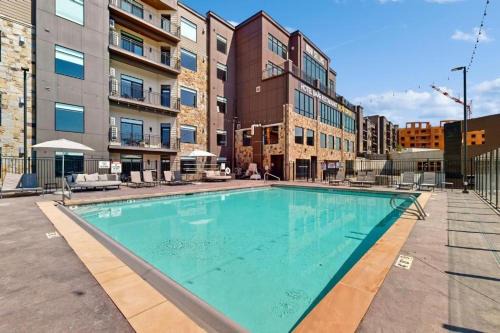 Luxury Black Rock Resort Suite Unit B