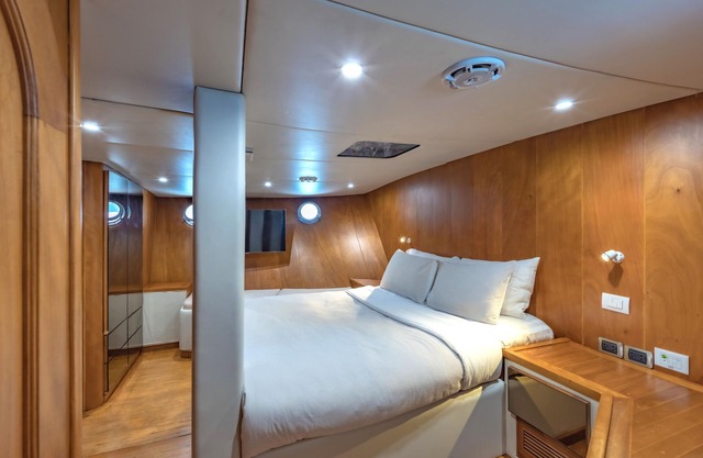 Luxury Boat Floating Hotel!