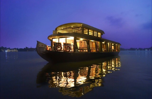 Luxury Boathouse