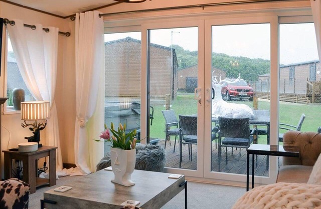 Luxury Boutique Style Lodge With hot tub