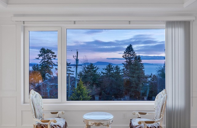 luxury brand new home w/amazing view