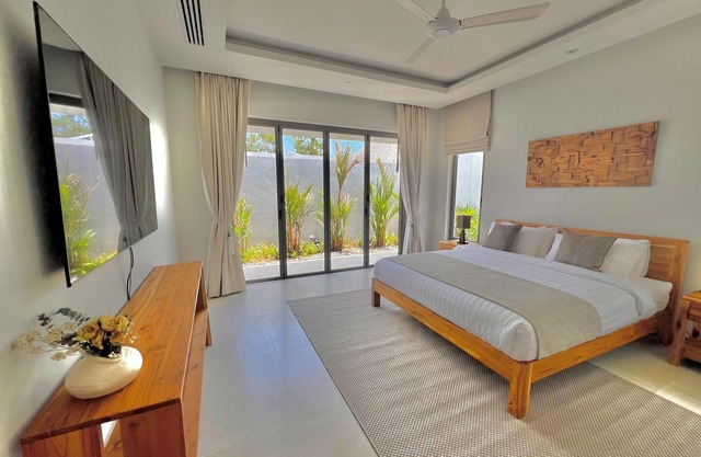 Luxury brand new villa with maid Anchan Tropicana