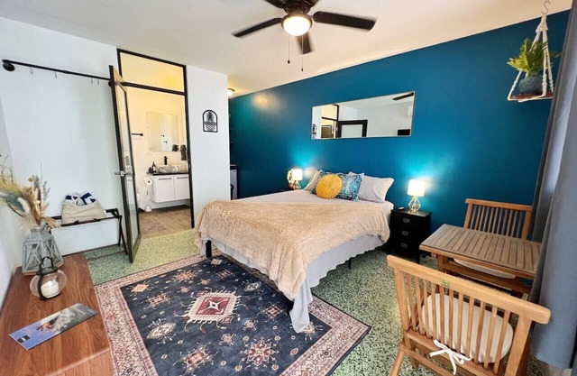Luxury by the Beach, Pool, Sunset Deck & Firepits!