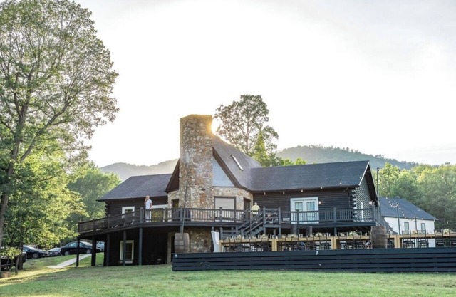 Luxury Cabin Getaway in the Blue Ridge Mountains