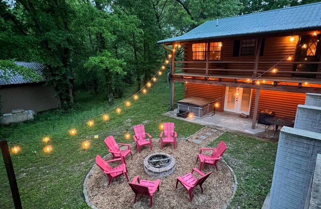 Luxury Escape Private Log Cabin @ Table Rock Lake! Minutes from the Attractions!