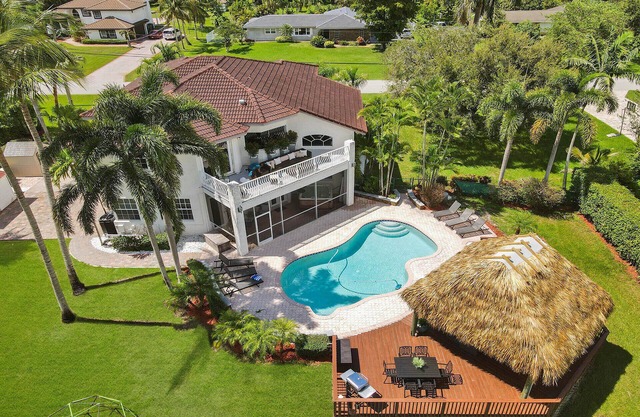 Luxury Casa Mila 7BR with Private Heated POOL