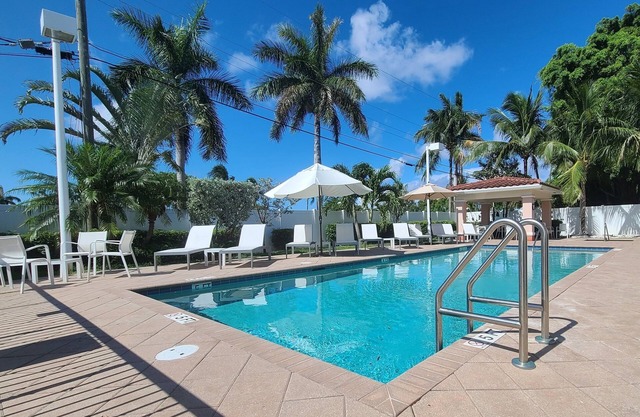 Luxury Casa Tranquila Home w/pool near beach &golf