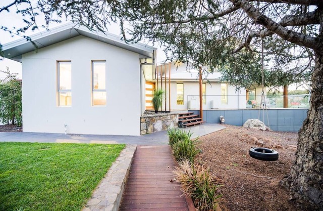 Luxury Central Canberra Home For Families/Work