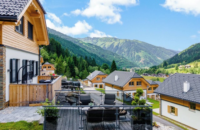 Luxury chalet with hottub, sauna and 4 terraces