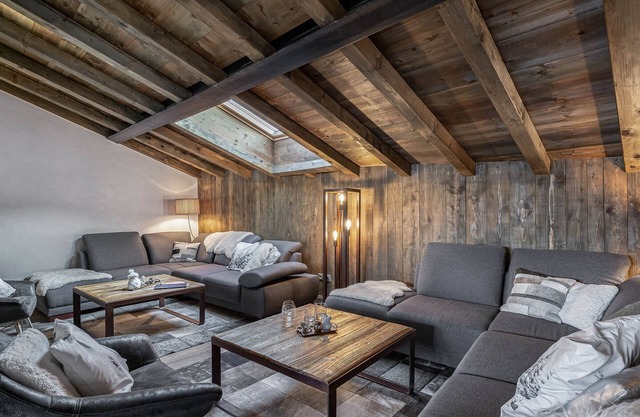 Chalet de lujo en Courchevel Le Praz: 370m², 5 suites, SPA, terraza, y servicios incluidos