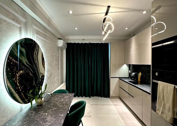 Luxury City-Centric Apartment for Booking