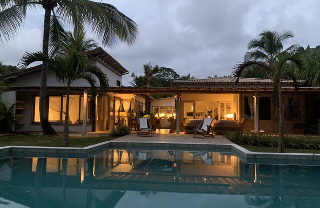 Luxury Cliffside Villa with Infinity Pool and Sea BAH073