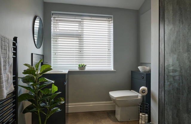 Luxury - Close To Centre - Free Parking - 5 Beds