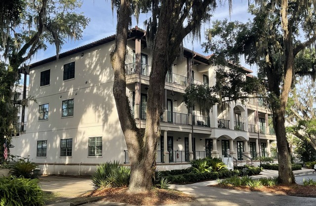 Luxury Condo at Village Pier, King Bed,Full Kitchen, Polaris Ranger for Rent