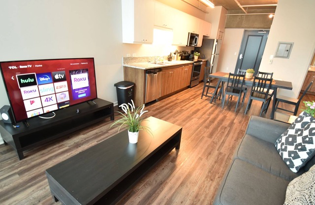 Luxury Condo, Beautiful View, Downtown, Gaslamp