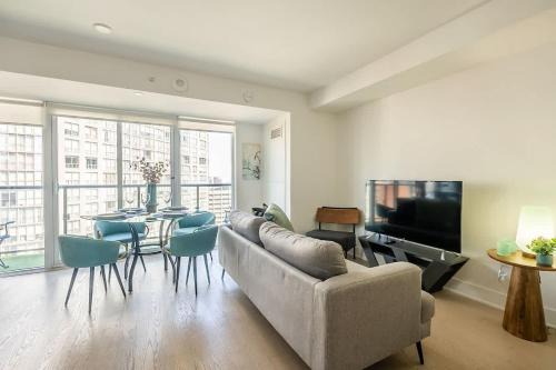 Luxury Condo in Downtown Toronto