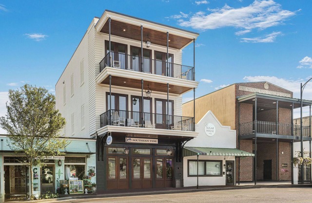 Luxury Condo Overlooking Downtown Fairhope #301