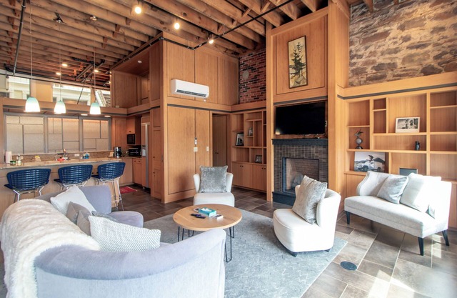 Luxury Condo | Paddle North w/ Private Sauna & Gym