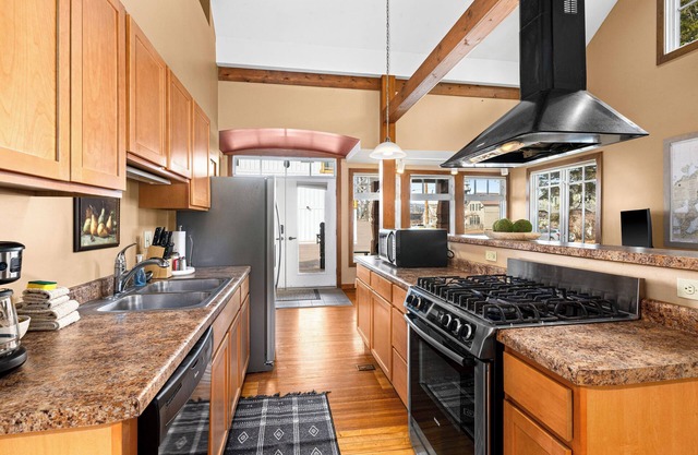 Luxury Condo w/ Beach Access | Dragestil 723-1