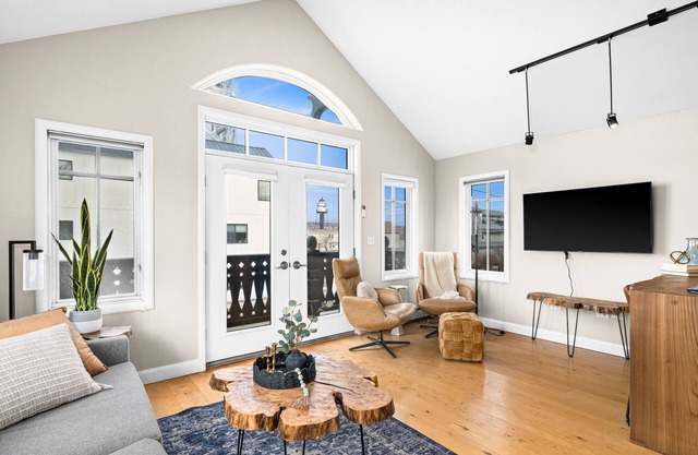 Luxury Condo w/ Beach Access | Dragestil 723-3