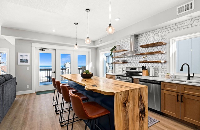 Luxury Condo w/ Beach Access | Dragestil 717-3