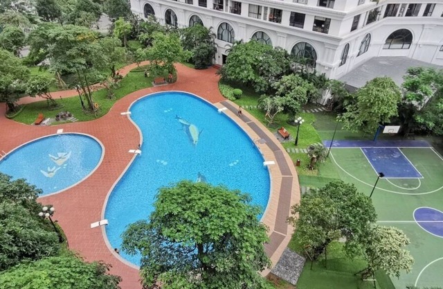 Luxury Condotel in Vinhomes Royal City