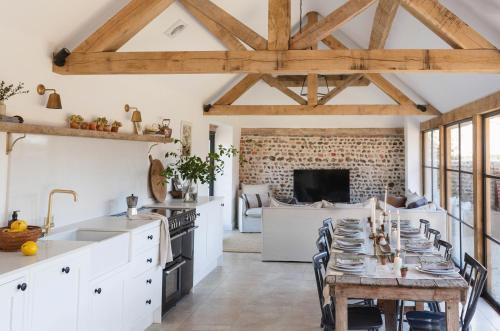 Luxury converted thatched barn near Chichester