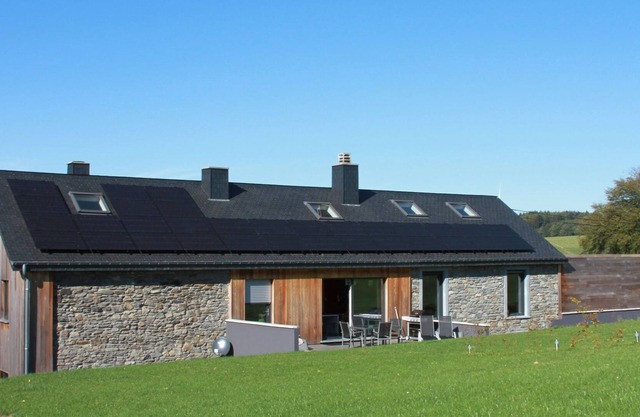 Casa de campo de Lujo en Vaux-sur-Sure con sauna y jacuzzi