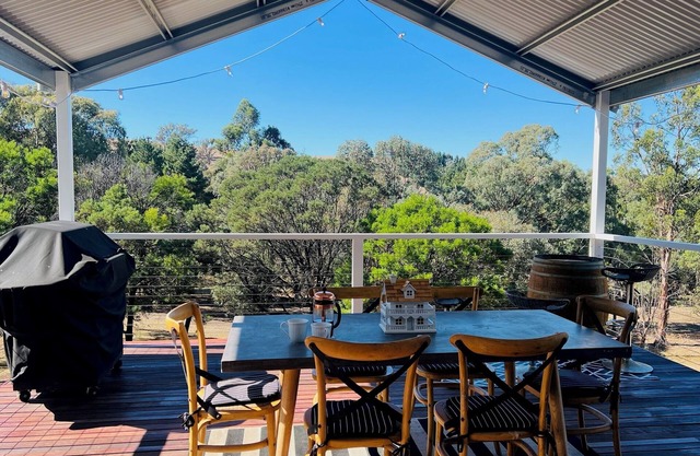 Luxury cottage located 9mins from Lake Eildon close to Mansfield & Mount Buller.