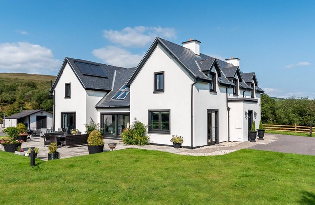 Luxury Country House on the Hill