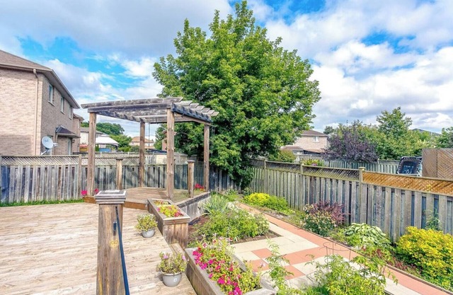 Luxury Cozy Family Retreat w/ King Bed | BBQ Grill | Game Room | Garden View